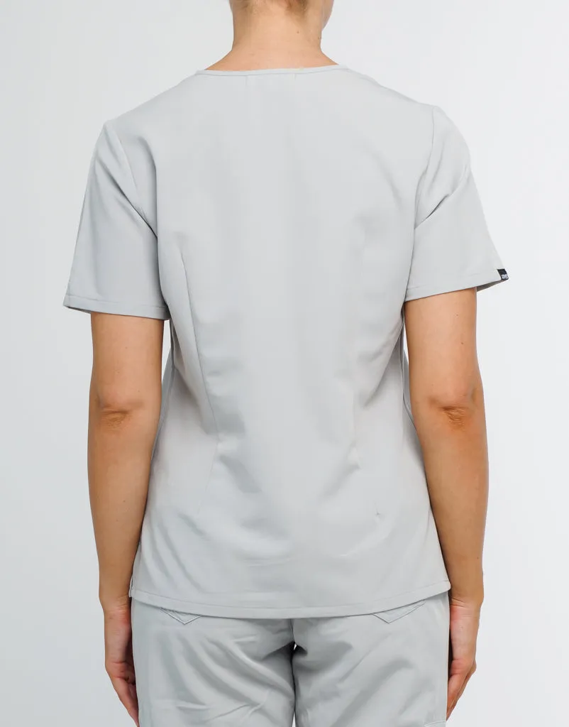 Essential One Pocket V Neck Scrub Top - Tail Light