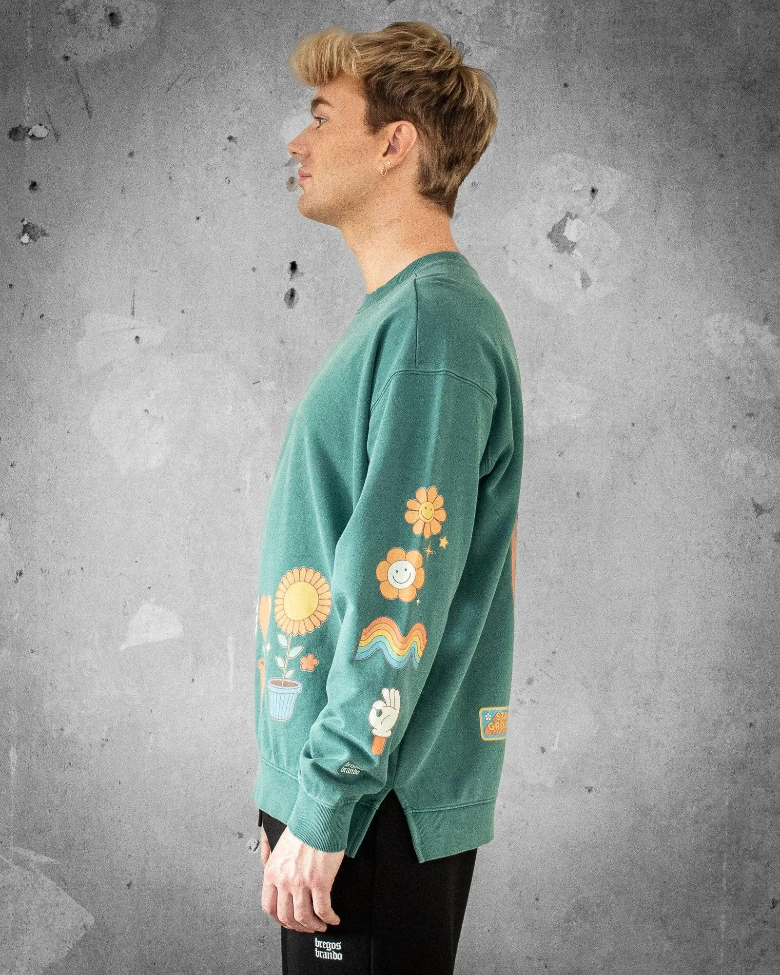 Stay Groovy Smile | Green Retro Men's Sweatshirt